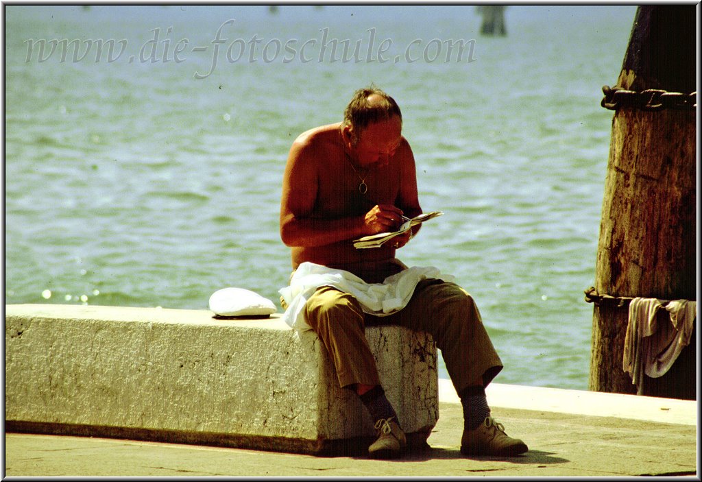 Alter Seemann schreibend.jpg - In Venedig 1982